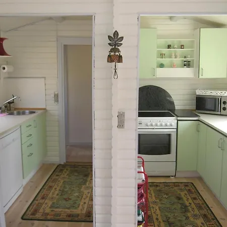 Pet Friendly In With Kitchen 2*